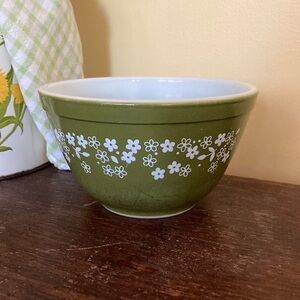 Vintage Pyrex Spring Blossom Green Crazy Daisy 1.5 Pint Small Mixing Bowl 401